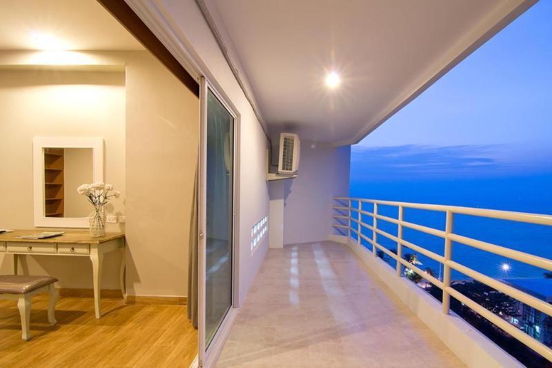 V8 Seaview Praia de Jomtien Exterior foto